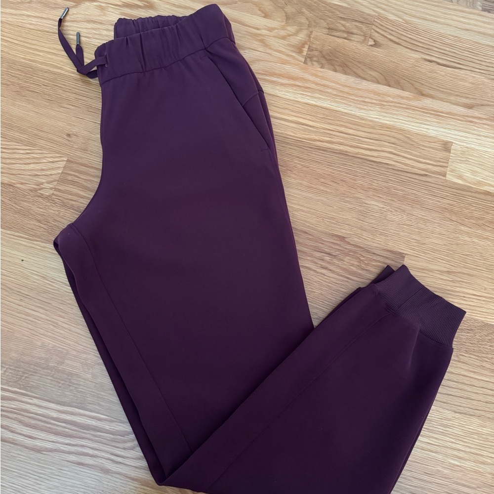 Lululemon Athletica On the Fly Maroon Joggers, size 4